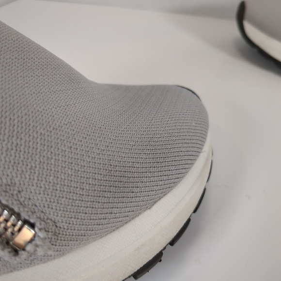 Steve Madden Omah gray knit slip on side zip shoes, size 6.5 - Picture 13 of 13